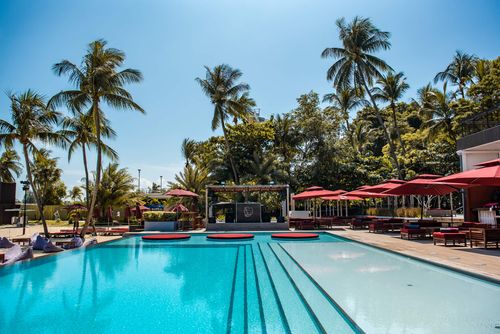 rumours-beach-club-infinity-pool